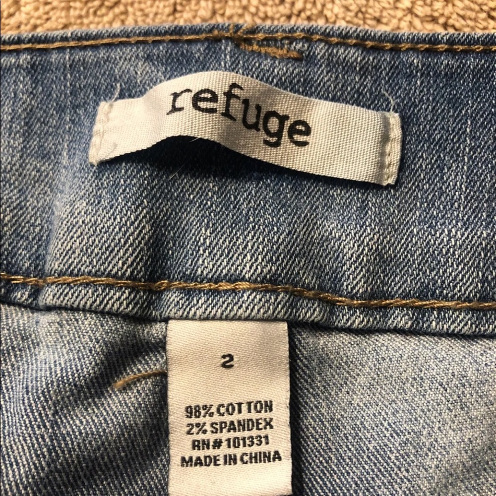 Shorts - Picture 3 of 3